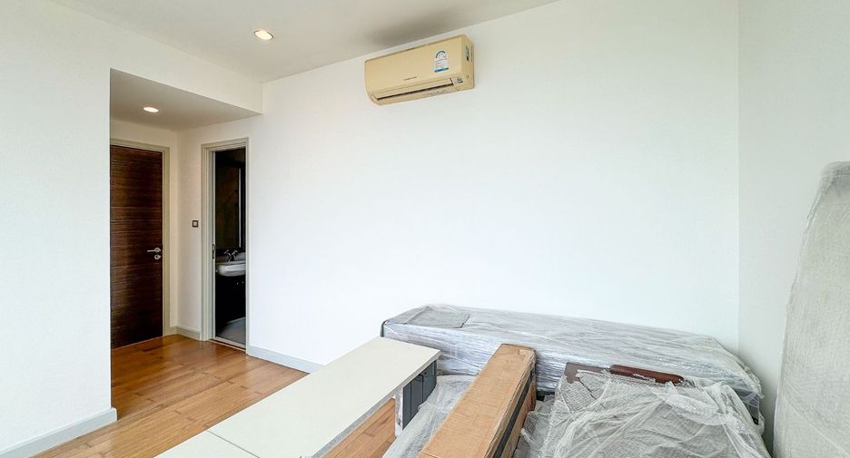 For sale 3 bedrooms condo in Bang Kho Laem, Bangkok