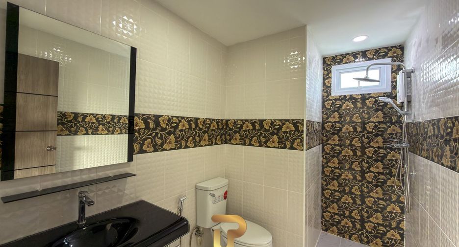 For sale 4 bedrooms villa in Bang Saray, Pattaya