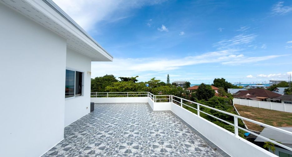 For sale 4 bedrooms villa in Bang Saray, Pattaya