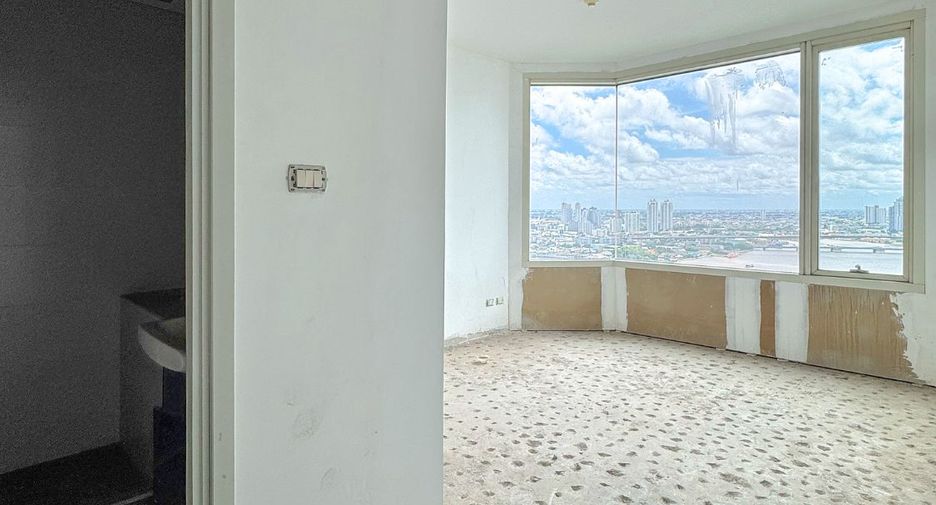 For sale 3 bedrooms condo in Bang Kho Laem, Bangkok