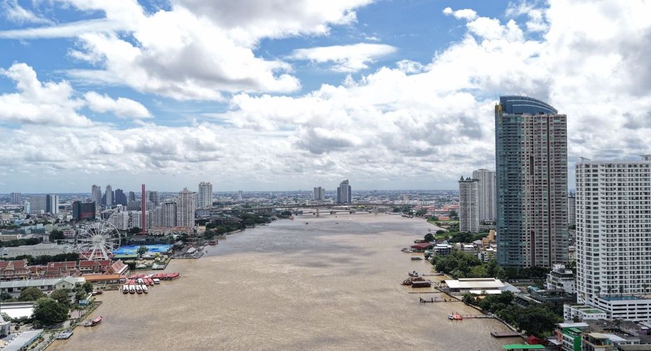 For sale 3 bedrooms condo in Bang Kho Laem, Bangkok