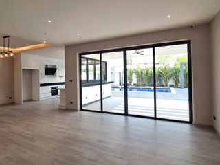 For sale 4 ベッドルーム villa in Hang Dong, Chiang Mai