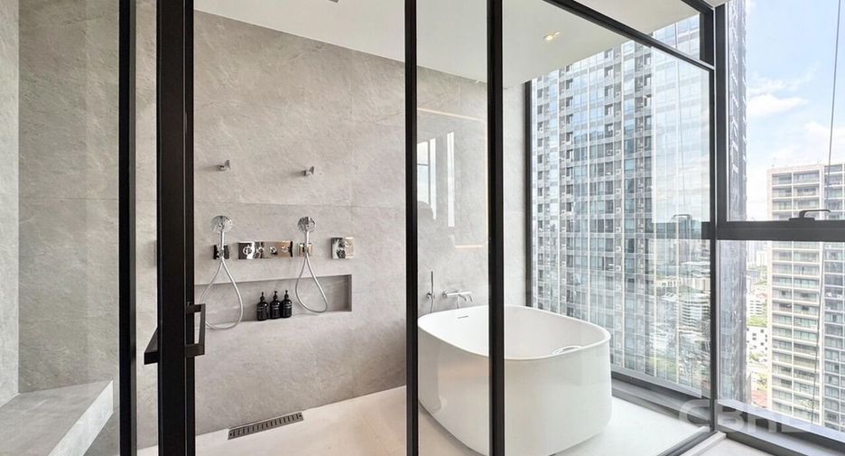 For sale 5 bedrooms condo in Khlong Toei, Bangkok