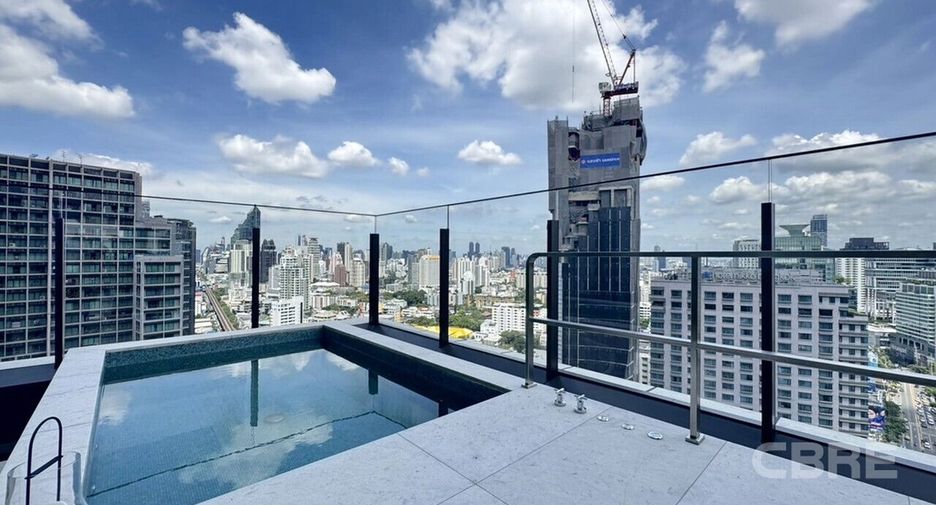 For sale 5 bedrooms condo in Khlong Toei, Bangkok