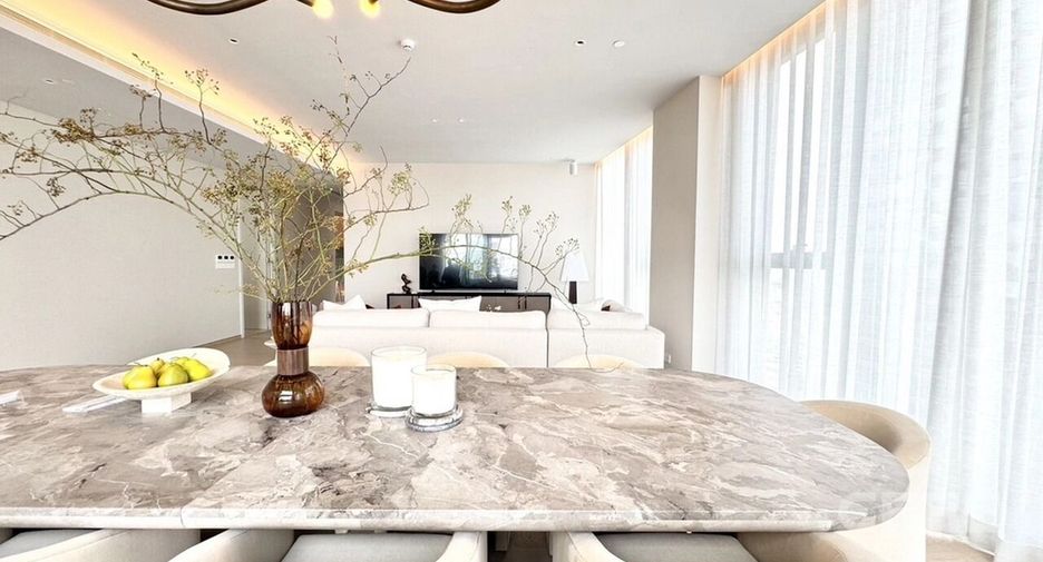 For sale 5 bedrooms condo in Khlong Toei, Bangkok