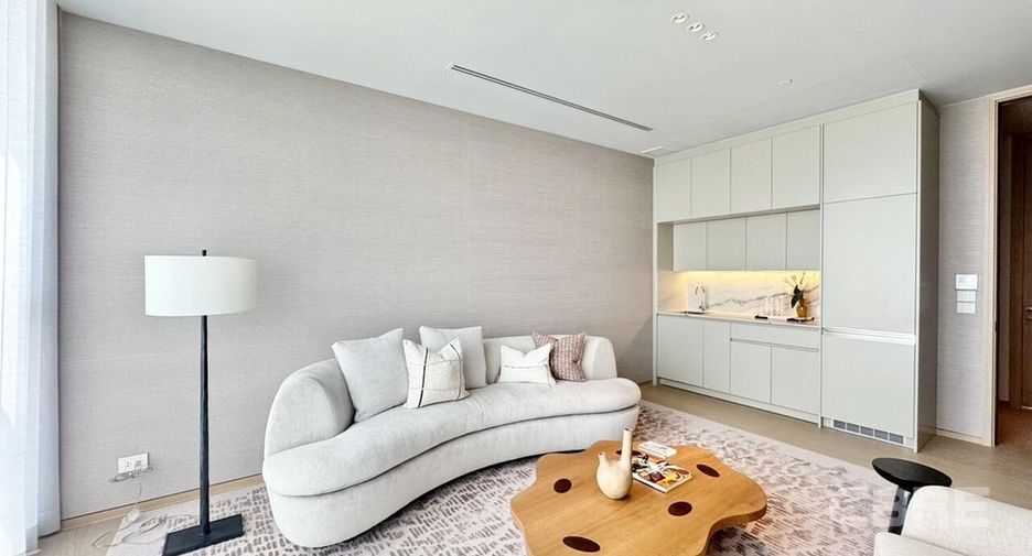For sale 5 bedrooms condo in Khlong Toei, Bangkok