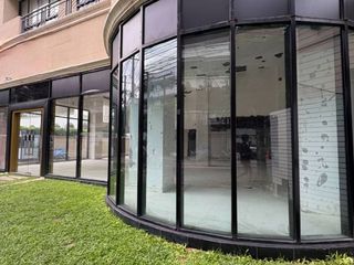 Local comercial en alquiler en Khlong Toei, Bangkok