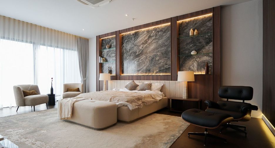 For rent and for sale 4 bedrooms house in Bang Kapi, Bangkok