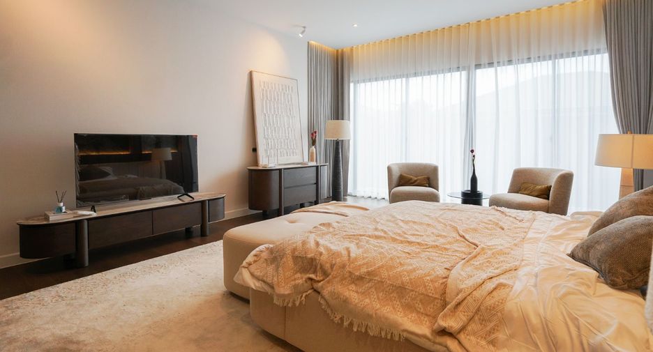 For rent and for sale 4 bedrooms house in Bang Kapi, Bangkok