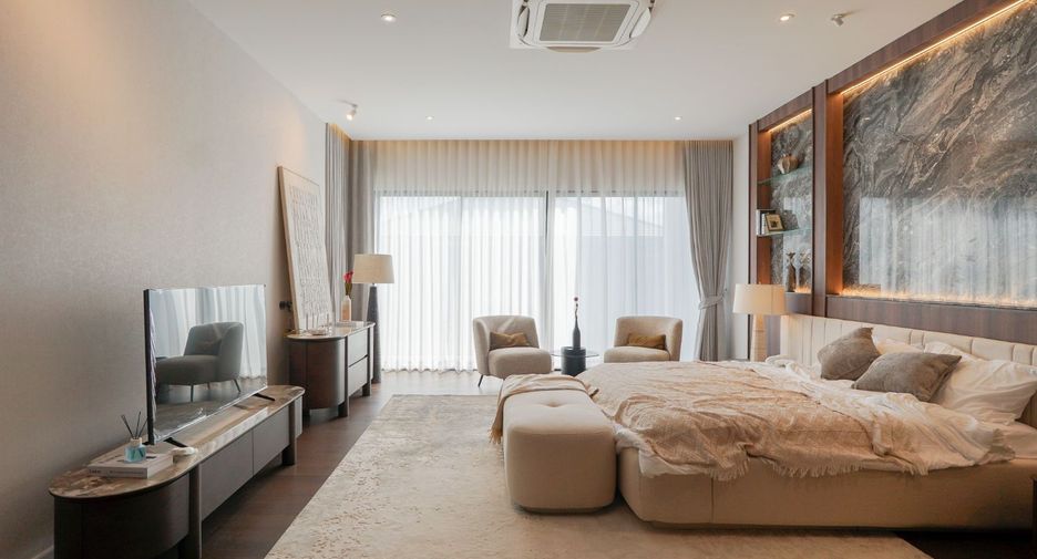For rent and for sale 4 bedrooms house in Bang Kapi, Bangkok