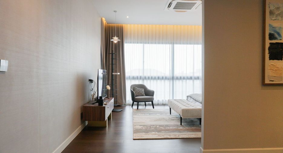 For rent and for sale 4 bedrooms house in Bang Kapi, Bangkok