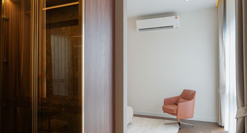 For rent and for sale 4 bedrooms house in Bang Kapi, Bangkok