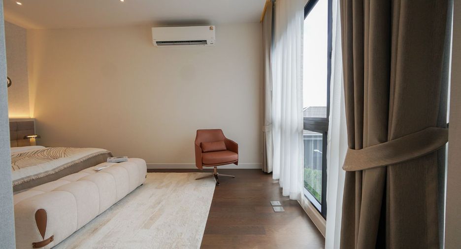 For rent and for sale 4 bedrooms house in Bang Kapi, Bangkok