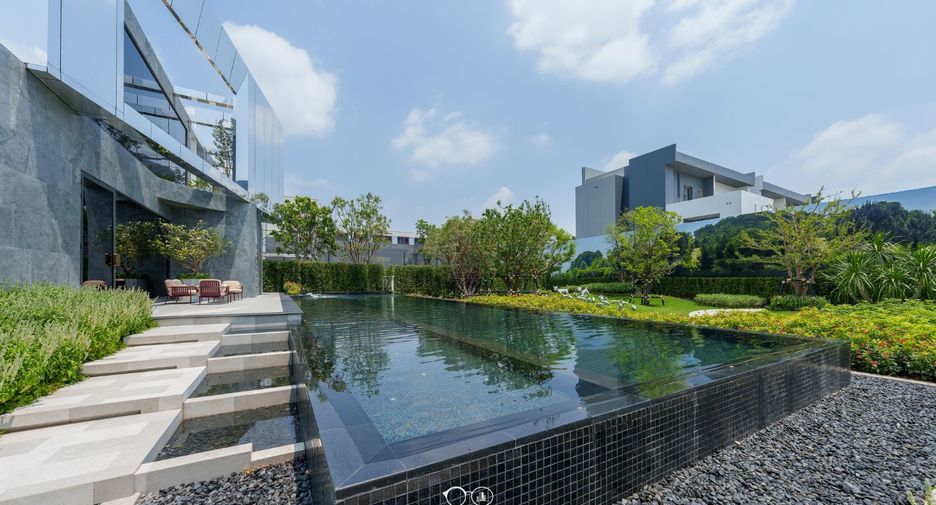 For rent and for sale 4 bedrooms house in Bang Kapi, Bangkok