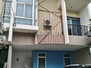 For rent 3 bedrooms townhouse in Mueang Pathum Thani, Pathum Thani