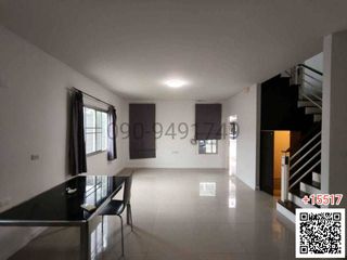 For rent 3 bedrooms townhouse in Mueang Pathum Thani, Pathum Thani