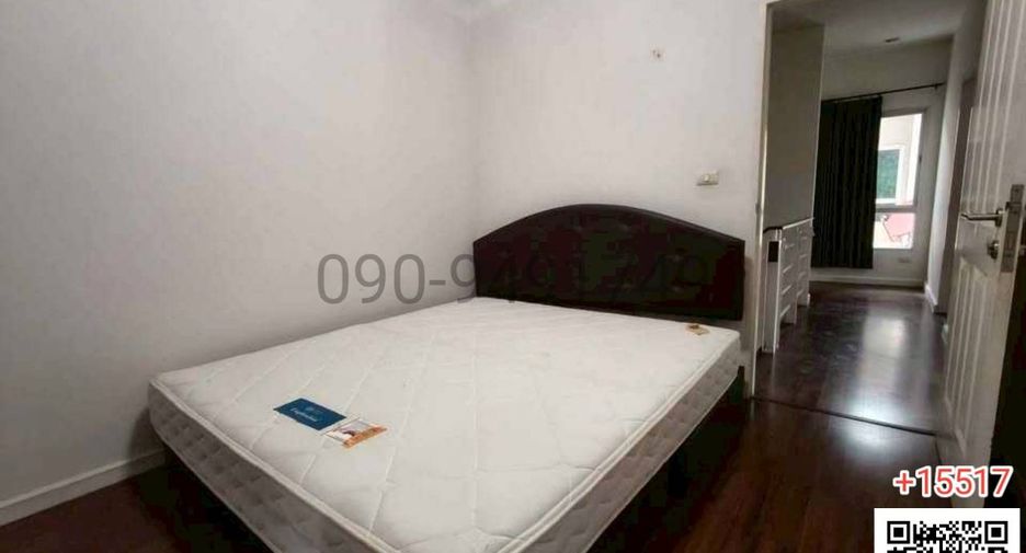 For rent 3 bedrooms townhouse in Mueang Pathum Thani, Pathum Thani