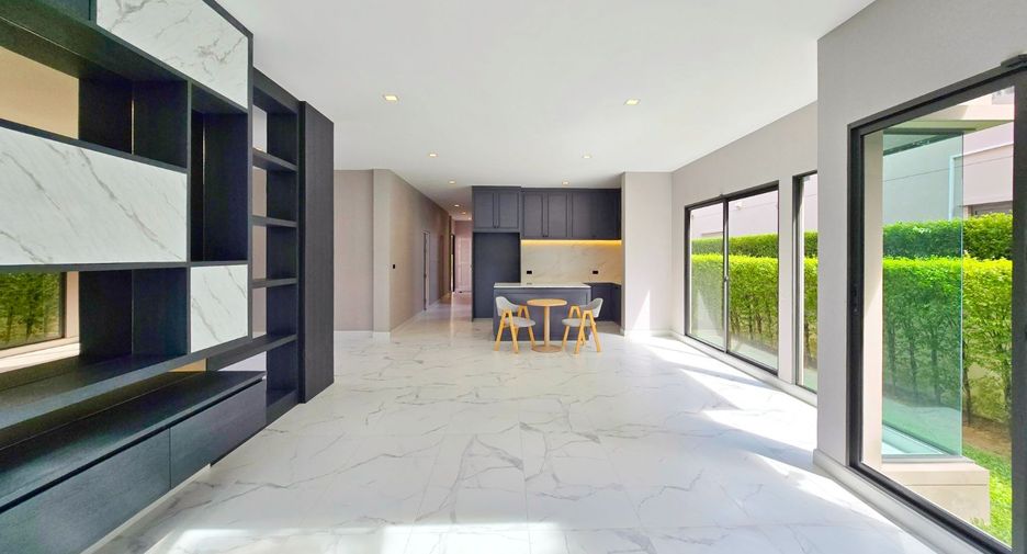For sale 4 bedrooms house in Phasi Charoen, Bangkok