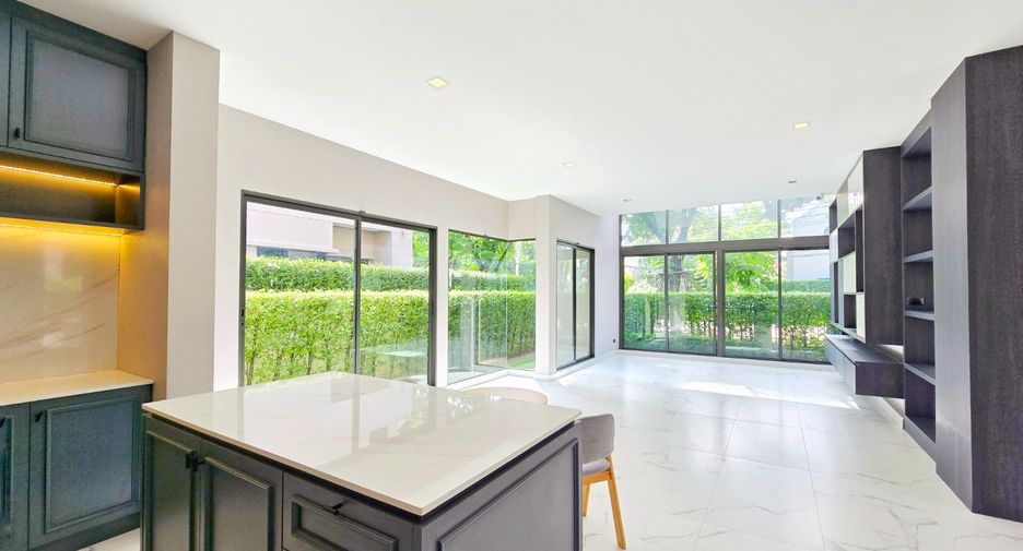 For sale 4 bedrooms house in Phasi Charoen, Bangkok