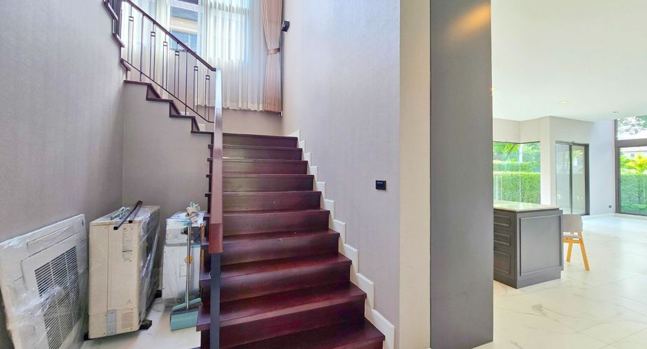 For sale 4 bedrooms house in Phasi Charoen, Bangkok