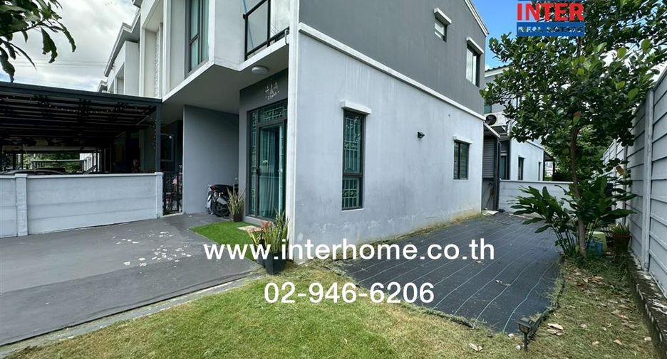 For rent and for sale 3 bedrooms townhouse in Khlong Sam Wa, Bangkok