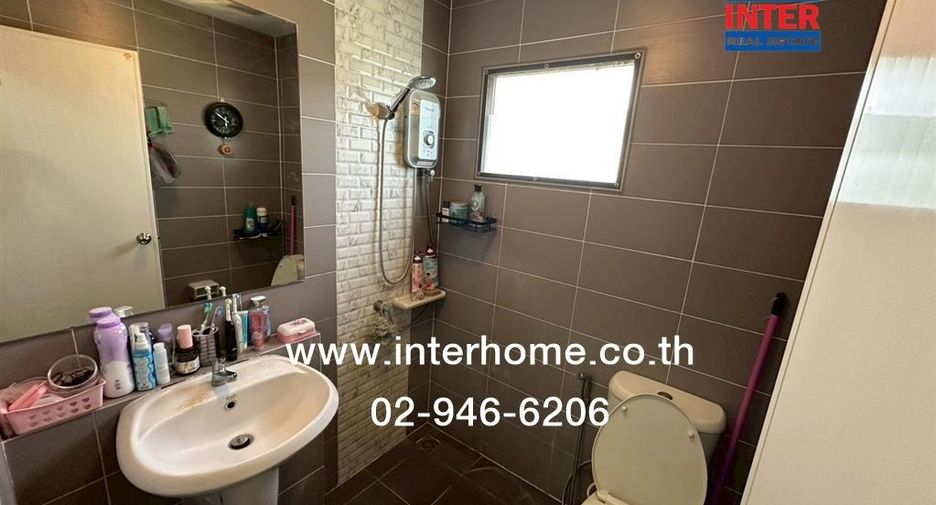 For rent and for sale 3 bedrooms townhouse in Khlong Sam Wa, Bangkok
