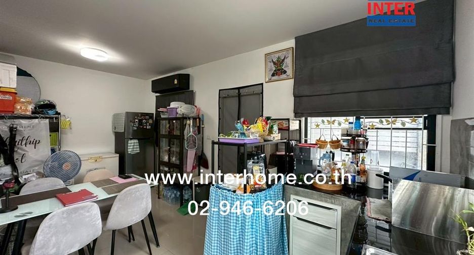 For rent and for sale 3 bedrooms townhouse in Khlong Sam Wa, Bangkok