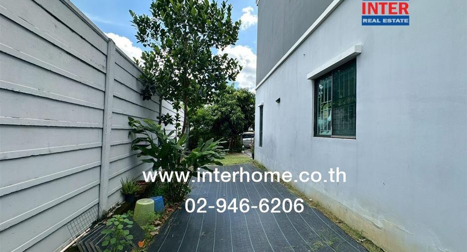 For rent and for sale 3 bedrooms townhouse in Khlong Sam Wa, Bangkok