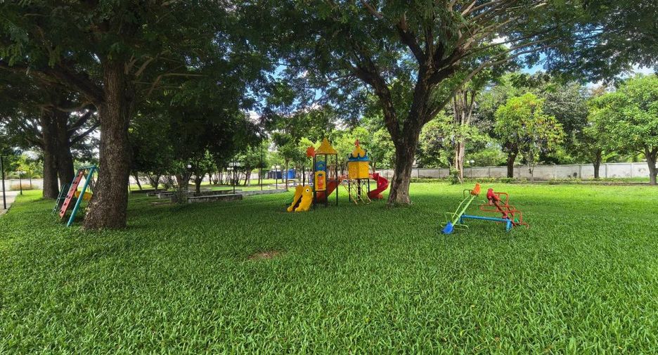 For sale 3 bedrooms house in Mueang Chon Buri, Chonburi
