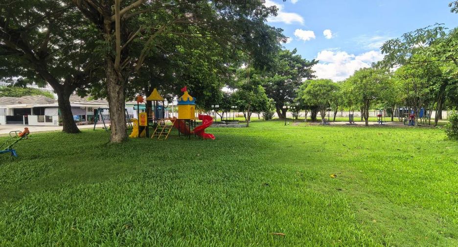 For sale 3 bedrooms house in Mueang Chon Buri, Chonburi
