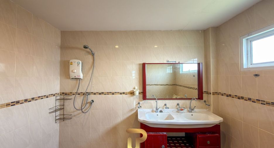 For sale 8 bedrooms villa in Bang Saray, Pattaya