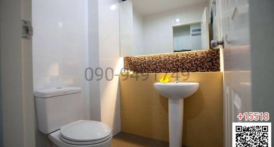 For rent 3 bedrooms townhouse in Saphan Sung, Bangkok