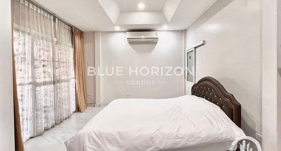 For rent and for sale 4 bedrooms house in Bang Lamung, Chonburi