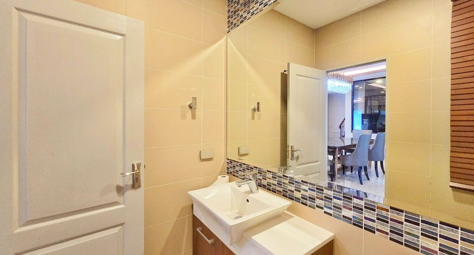 For sale 4 bedrooms house in Bang Bon, Bangkok