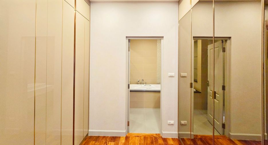 For sale 4 bedrooms house in Bang Bon, Bangkok