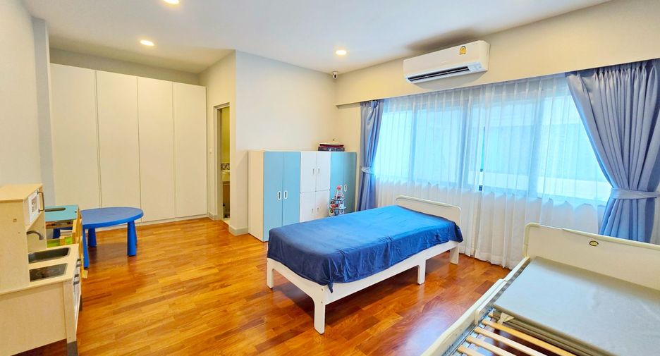 For sale 4 bedrooms house in Bang Bon, Bangkok