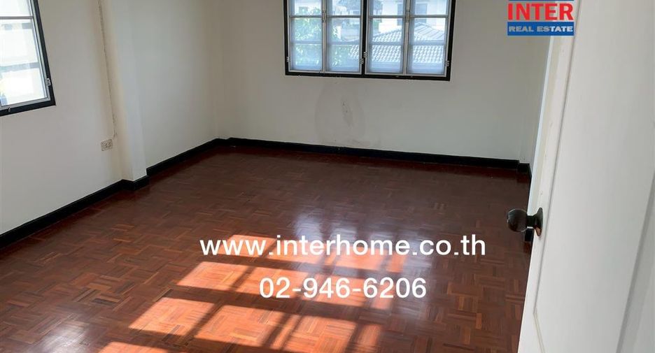 Haus zum Kauf mit 4 Zimmer in Khlong Sam Wa, Bangkok