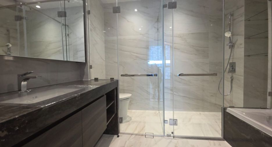 For sale 2 bedrooms condo in Sathon, Bangkok
