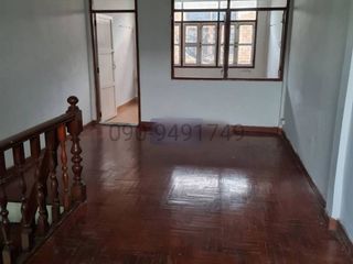 For rent 2 bedrooms townhouse in Yan Nawa, Bangkok