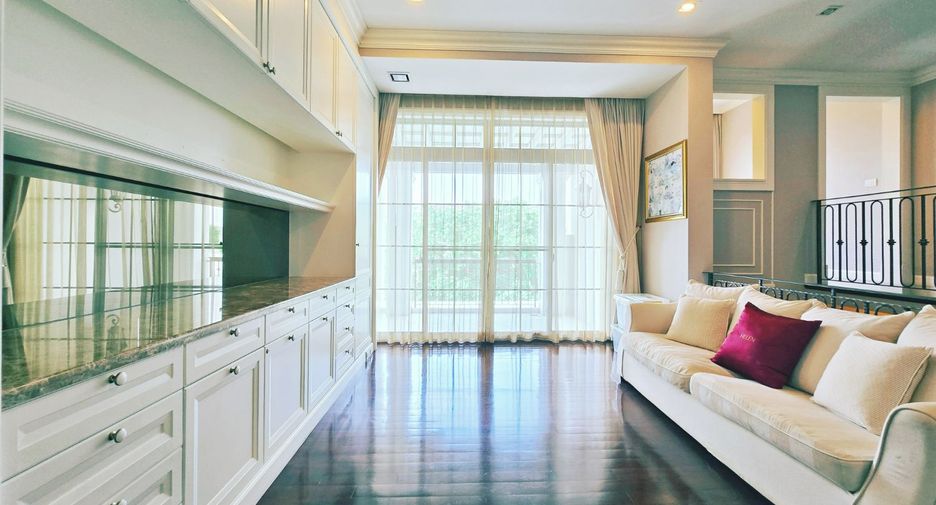 For sale 4 bedrooms house in Taling Chan, Bangkok