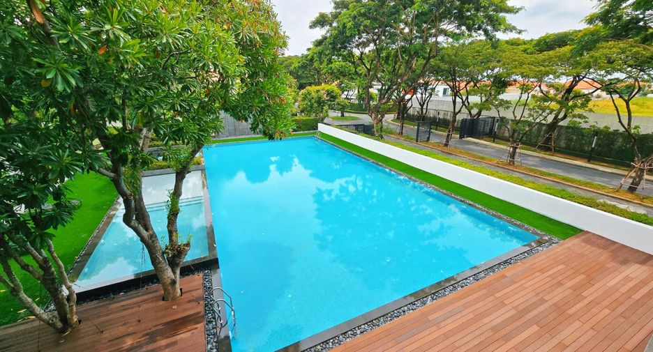 For sale 4 bedrooms house in Taling Chan, Bangkok