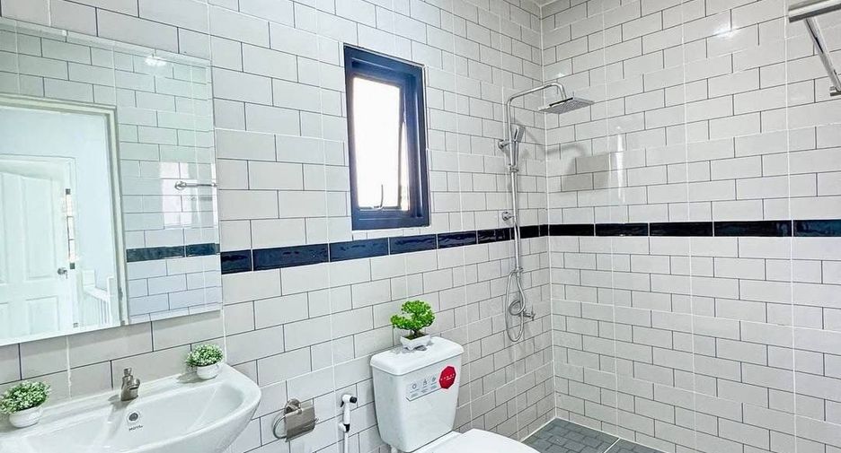 À vendre 4 chambres maison à Bang Bua Thong, Nonthaburi