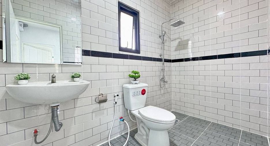 À vendre 4 chambres maison à Bang Bua Thong, Nonthaburi
