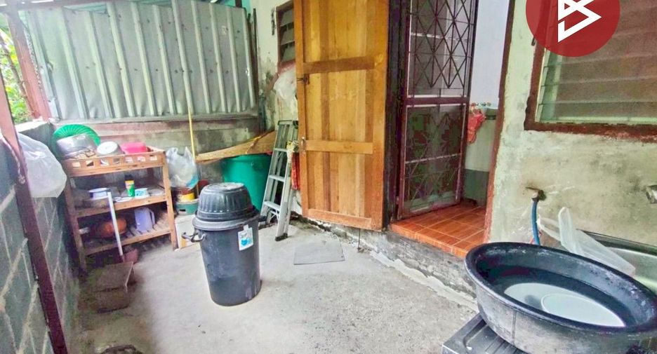 Casa adosada en venta de 2 habitaciones en Mueang Samut Prakan, Samut Prakan