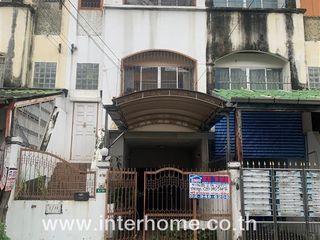 Casa adosada en venta de 3 habitaciones en Khan Na Yao, Bangkok