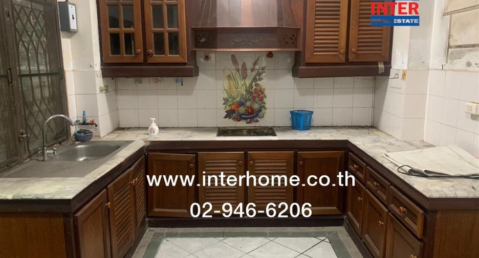 Reihenhaus zum Kauf mit 3 Zimmer in Khan Na Yao, Bangkok