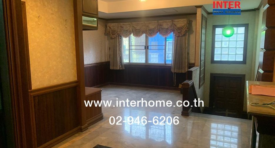 Reihenhaus zum Kauf mit 3 Zimmer in Khan Na Yao, Bangkok