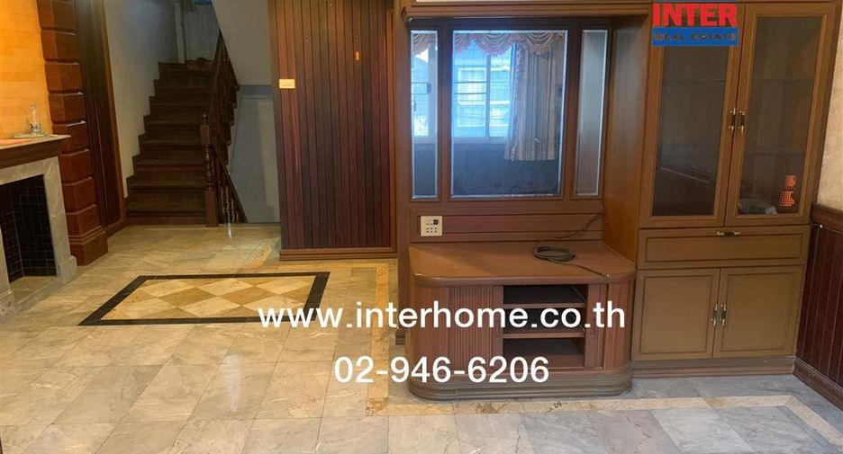 Reihenhaus zum Kauf mit 3 Zimmer in Khan Na Yao, Bangkok
