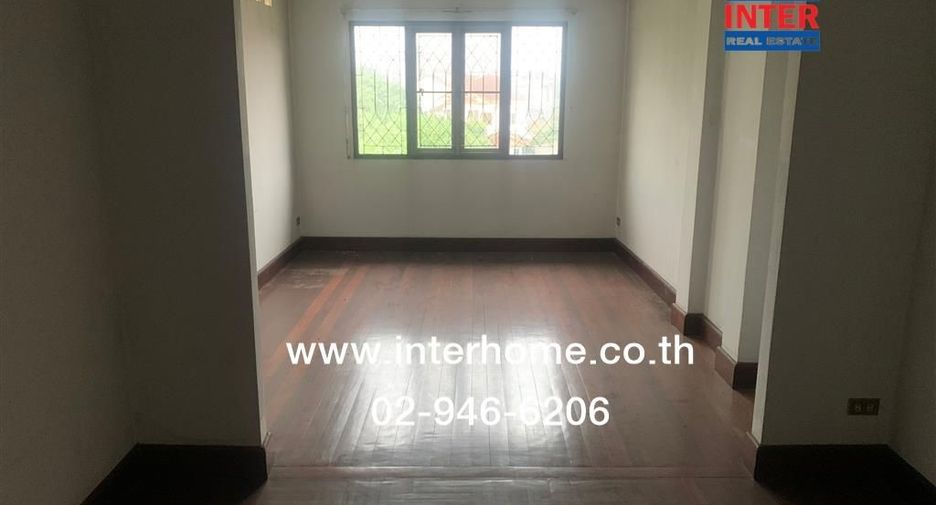 Reihenhaus zum Kauf mit 3 Zimmer in Khan Na Yao, Bangkok