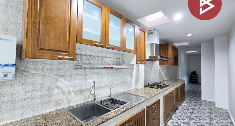 Casa en venta de 5 habitaciones en Bang Bua Thong, Nonthaburi